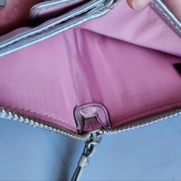 Coach Poppy Irridescent Shimmer Leather Square Zipper Wallet - Picture 8 of 9